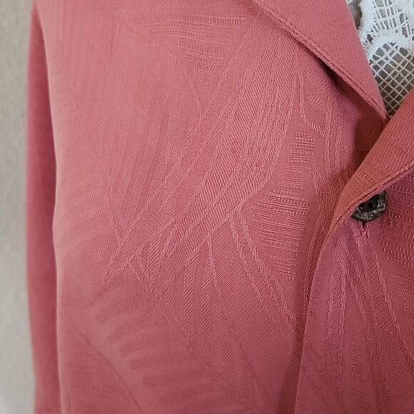 Tommy Bahama 100% Silk Shirt - Picture 2 of 8